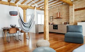 Lux Wood Loft With Air Con & Lift